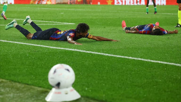 أقوى فريق بالعالم.. هل حسمها برشلونة؟