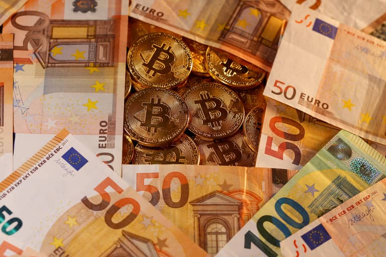 سبب انزلاق بتكوين.. الحيتان تبيع بلا رحمة