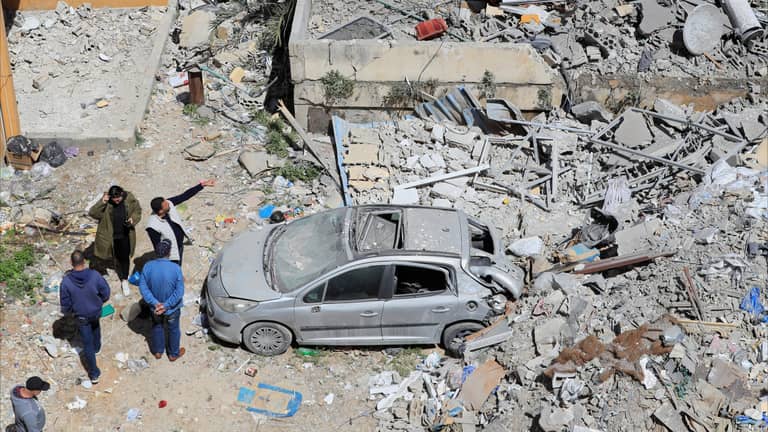 مقتل 3 في غارة إسرائيلية استهدفت سيارة بجنوب لبنان