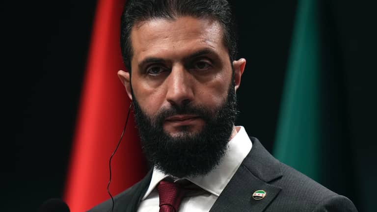 الشرع يتهم "دولة" بإشعال "الساحل".. ويؤكد: الدم السوري خط أحمر