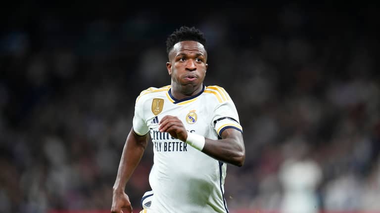 ريال مدريد يطالب فينيسيوس بالهدوء