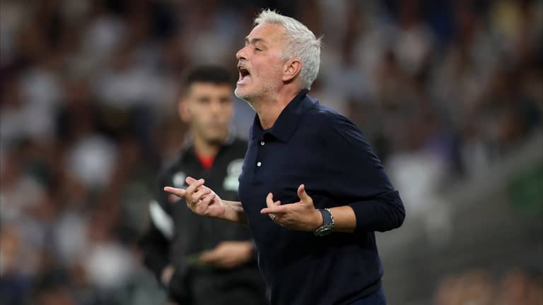 ريال مدريد "يُرعب الحكام" قبل الكلاسيكو!