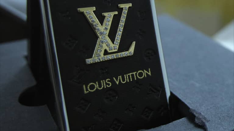 ملابس Louis Vuitton بألوان علم فلسطين.. ما القصة؟