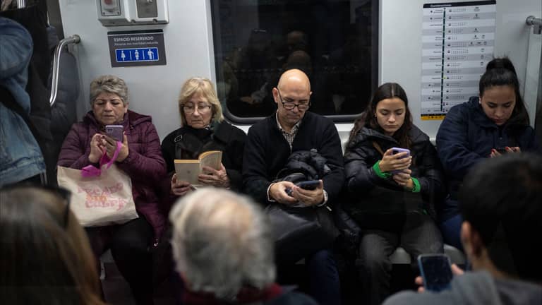 مخاطر تقنيات الذكاء الاصطناعي وكيفية الحد منها