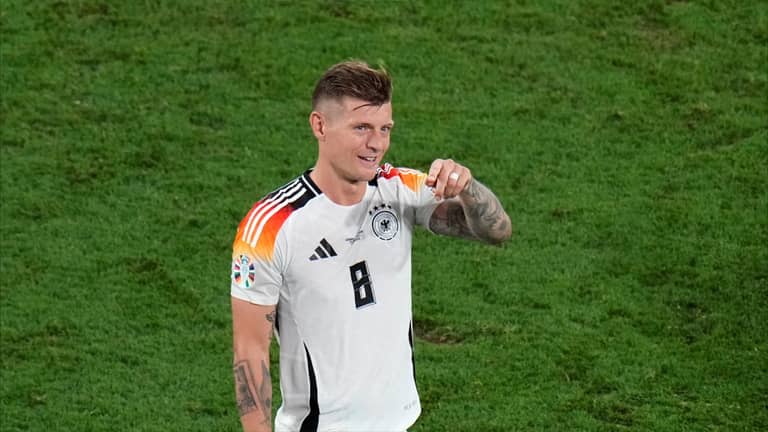 "قدم توني كروس" بطلة أغرب طلب في اليورو