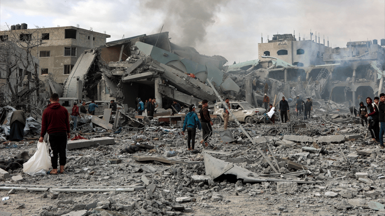 واشنطن بوست: أدلة ترجّح مقتل موظف أممي في غزة بقذائف إسرائيلية