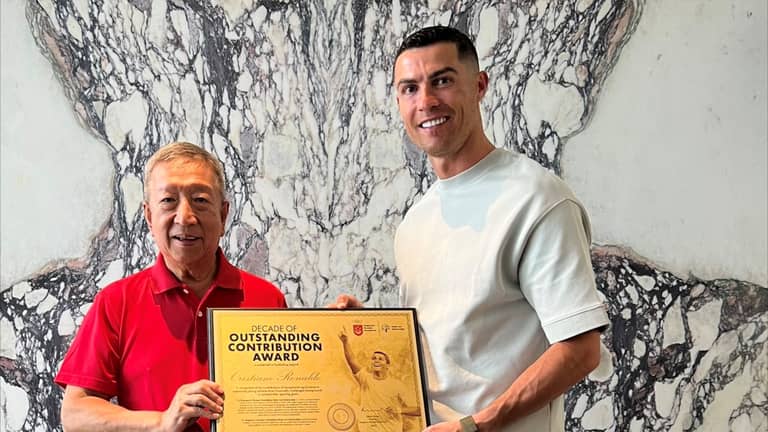 بمساعدة صديق.. رونالدو ينافس ريال مدريد بناد مفاجئ