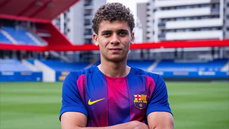 "إنسان عادي".. برشلونة يضم أول لاعب مصري