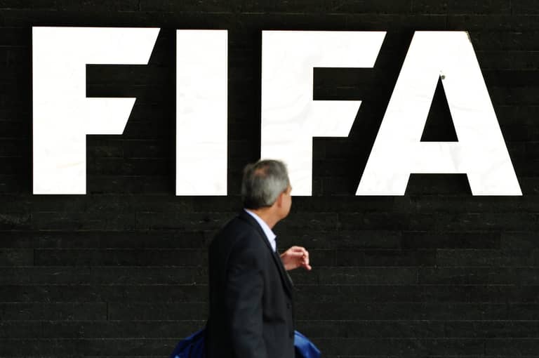 هل يواجه "فيفا" وإنفانتينو شبح تمرد محتمل؟