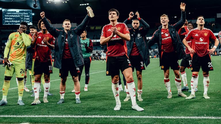 12 لاعبا يواجهون "المجهول" في مانشستر يونايتد