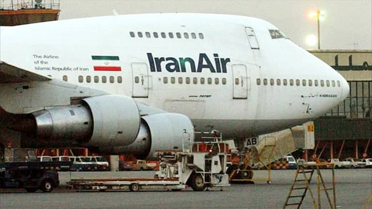 إيران تنفي إغلاق مجالها الجوي