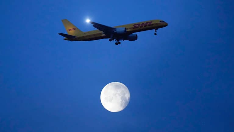 صدمة لعملاء DHL بعد تعريفات ترامب
