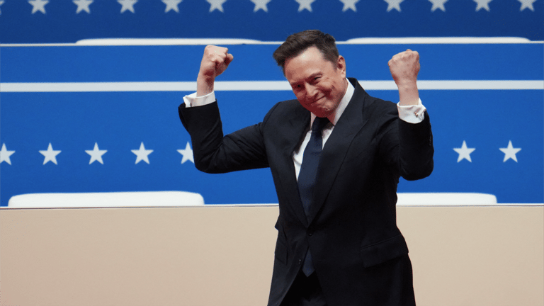 Space X تفوز بعقد أميركي قيمته 5.9 مليار دولار