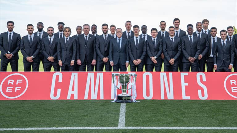 ريال مدريد يحتفل بـ"درع الليغا"