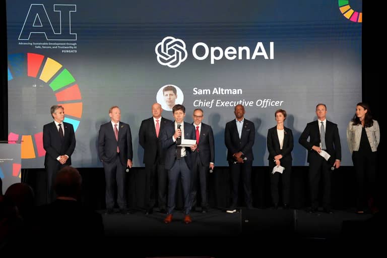جيش مبرمجين.. 8 آلاف موظف في OpenAI للسيطرة على السوق