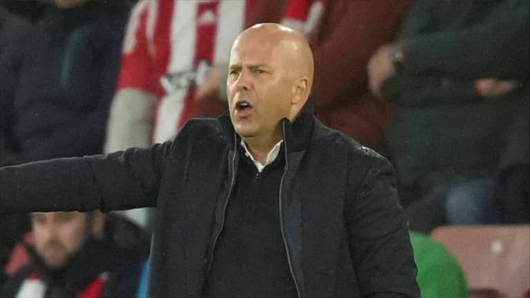 مدرب ليفربول يهرب من "نحس الرقم 13" بأغرب طريقة