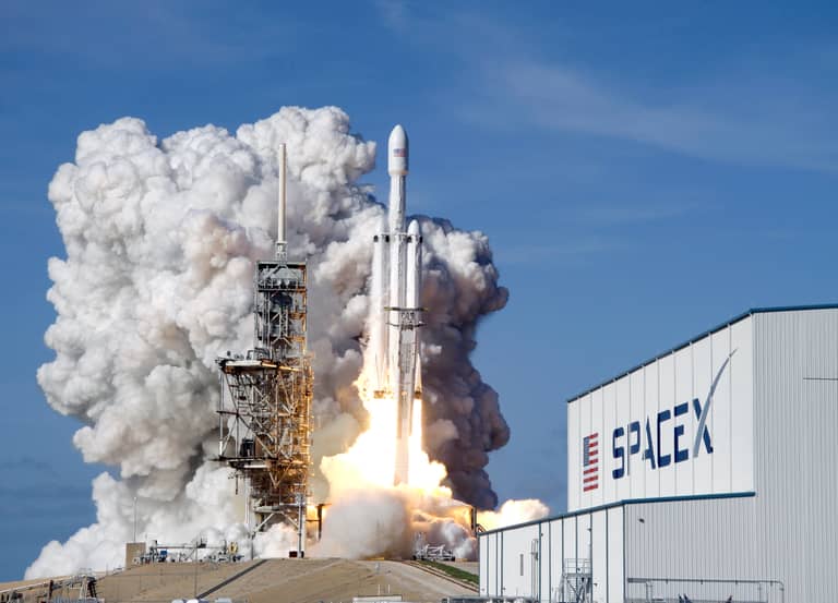 إمبراطورية ماسك.. كيف تحولت "SpaceX" إلى عقل البنتاغون السري؟