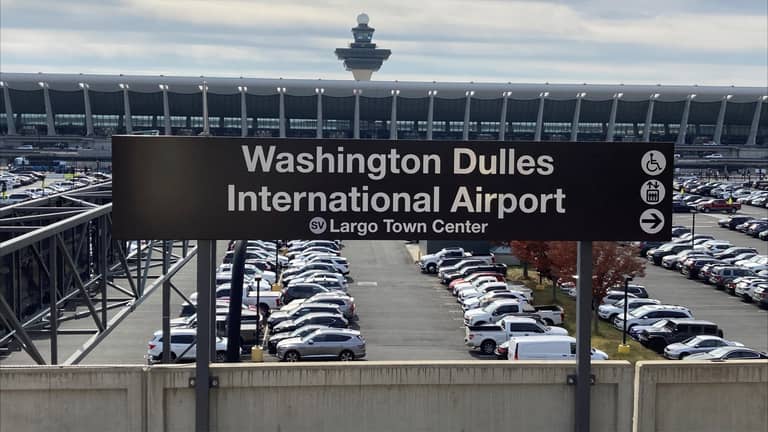 مطار دونالد ترمب الدولي؟