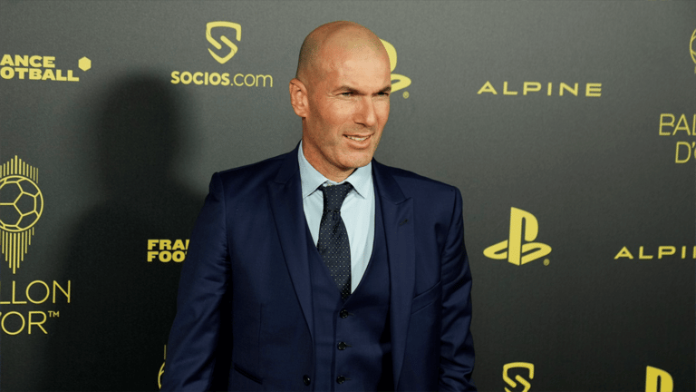 ديشامب يُعلق على تعاقد فرنسا "المحتمل" مع زيدان