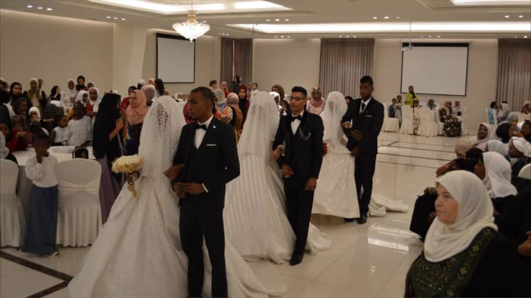 الزفاف الجماعي في الأردن.. ظاهرة تتحدى الغلاء