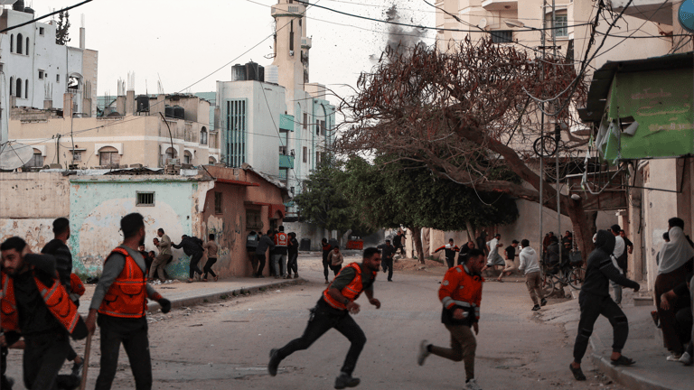 "نجونا بمعجزة".. أسيران إسرائيليان يكشفان تعرضهما لقصف إسرائيلي