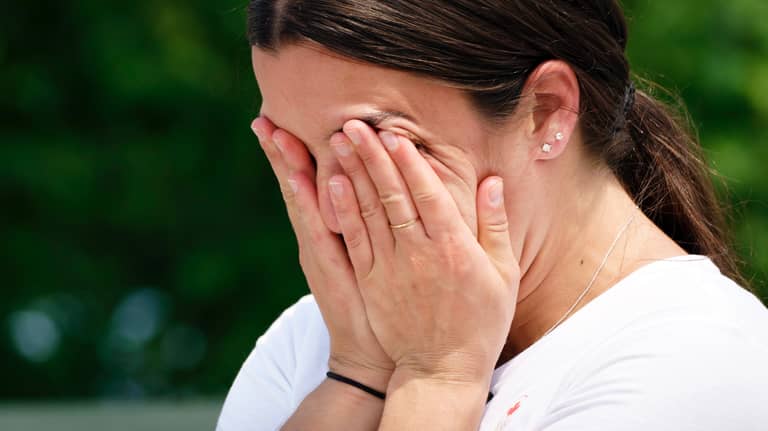 "كورتيزول التيك توك".. هرمون التوتر يتحوّل إلى سلعة مربحة