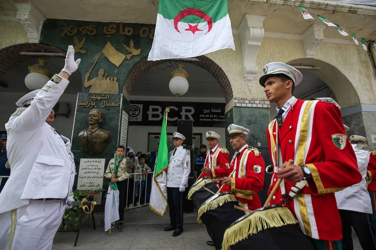 فرنسا ترد على طرد الدبلوماسيين من الجزائر بـ"إجراء مماثل"