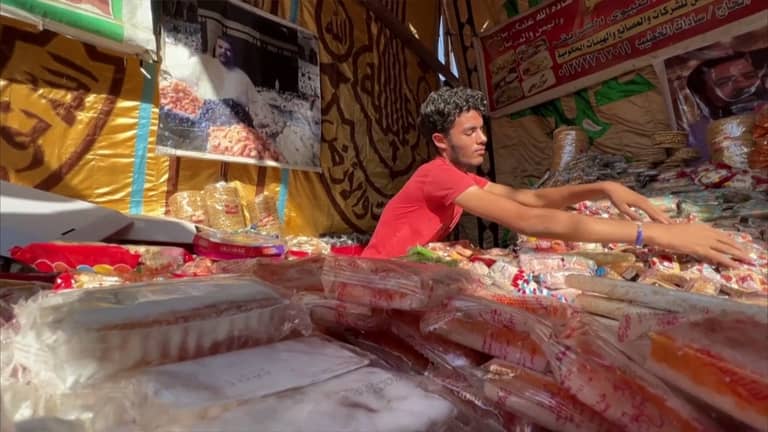 حلوى المولد في مصر.. ينقصها "السكر"