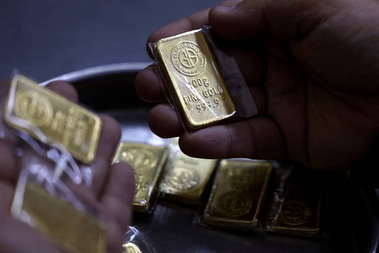 الذهب يفقد بريقه.. لماذا انهار "الملاذ الآمن"؟