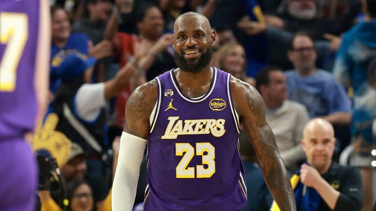 ليبرون جيمس الأفضل للمرة الـ70