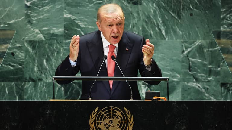 أردوغان: قيم الغرب تحتضر على يد إسرائيل