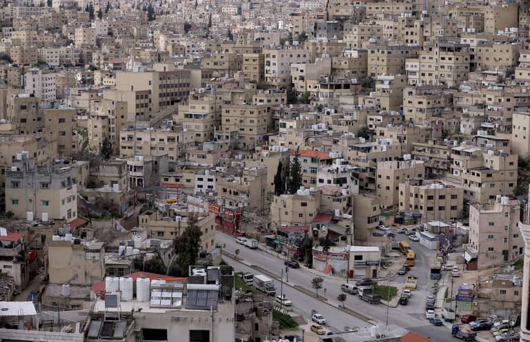 السمنة ترفع الطلب.. كيف انتشرت حقن التنحيف في الأردن؟