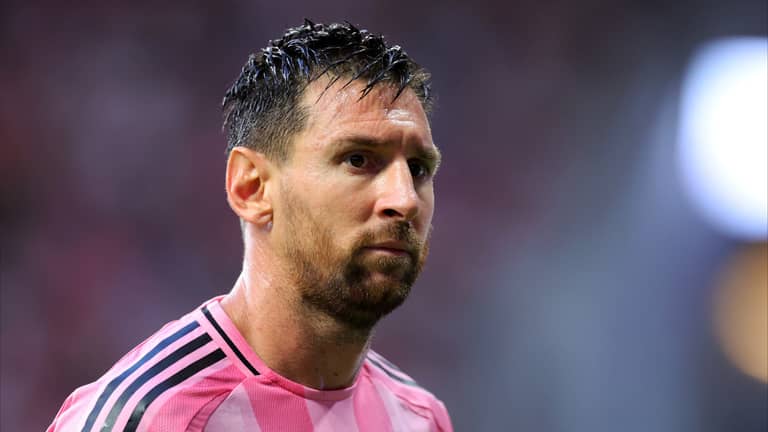 ميسي يثير القلق قبل كأس العالم
