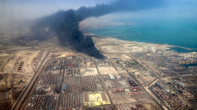 إهمال أم تفجير.. ماذا نعلم عن "رجائي المشتعل" في إيران؟