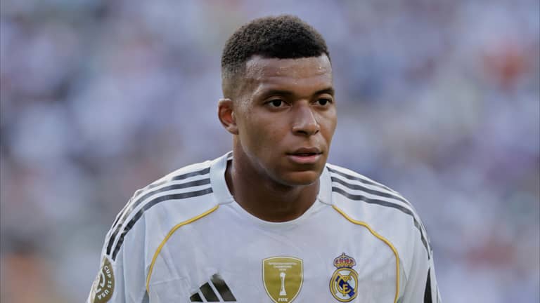 كيليان مبابي.. أمل ريال مدريد لإنهاء عقدة الكلاسيكو