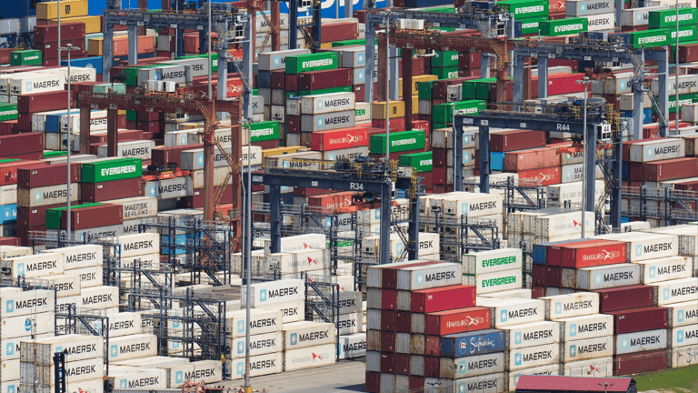 الاقتصاد العالمي في مهب ترامب.. ودول عربية في مرمى الرسوم