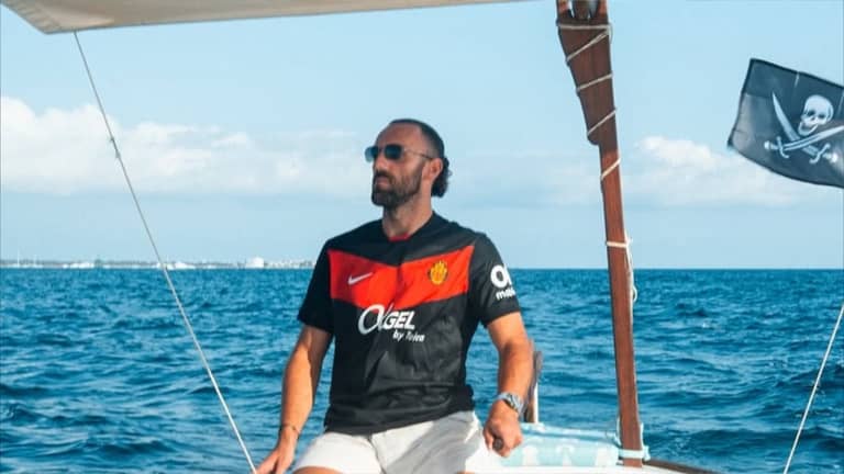 كيف يهدد "القرصان الكوميدي" عرش مبابي؟