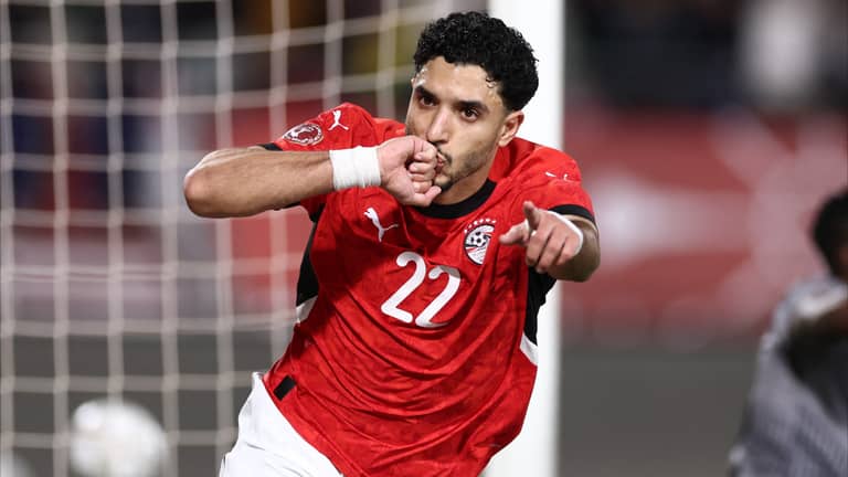عرض لندني يؤمن بقاء مرموش بالبريميرليغ