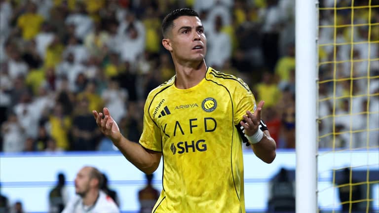 اللاعب الملياردير.. رونالدو يدخل التاريخ