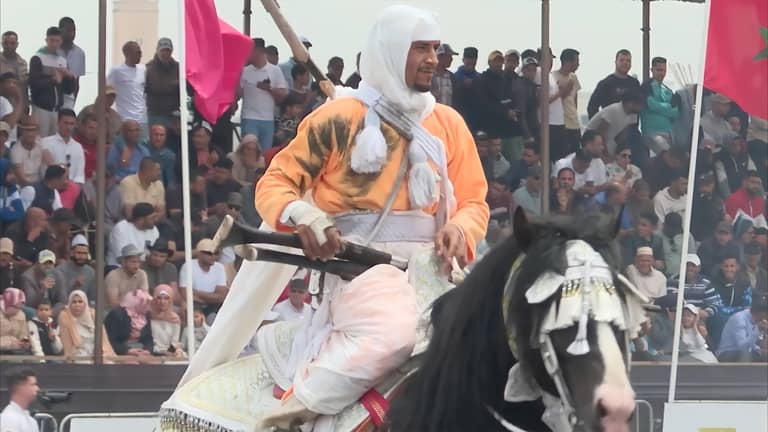 "التبوريدة" المغربية.. فن الفارس والخيل