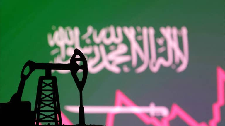 السعودية وروسيا يواصلان خفض إنتاج النفط