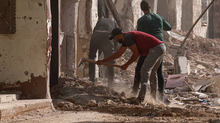 السلطة الفلسطينية تدفع 70% من رواتب موظفيها