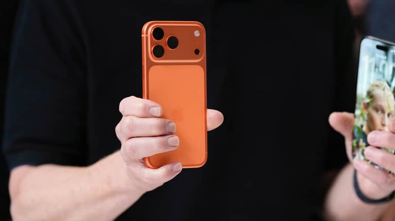 آيفون 17 يرفع قيمة آبل إلى 4 تريليونات دولار