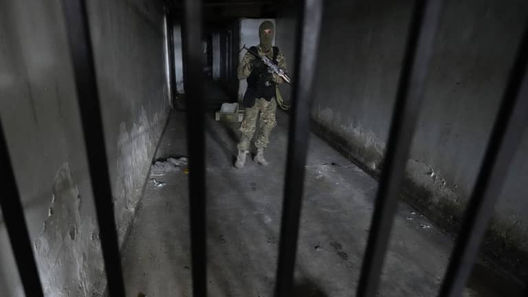 أين اختفى معتقلو سجن صيدنايا؟