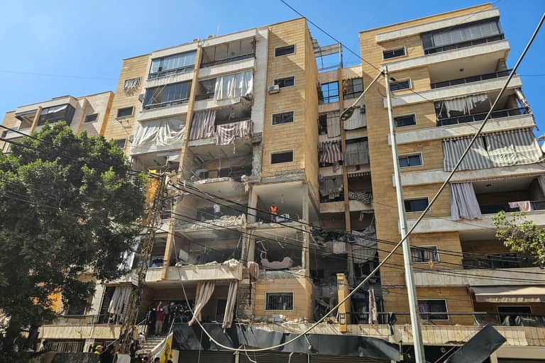 إسرائيل تستهدف الضاحية ردا على "مقذوفات الشمال"