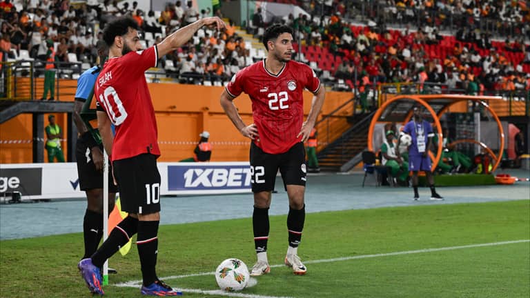 موعد مباراة عمر مرموش ضد محمد صلاح