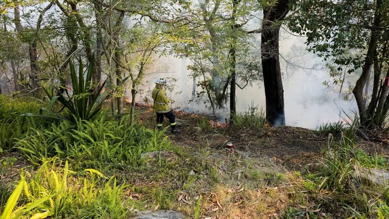 خلال 24 ساعة.. حريق وفيضانات في أستراليا