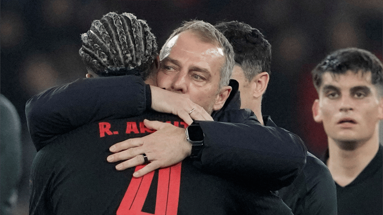 بعد وفاة طبيب الفريق.. برشلونة يطلب استثناء من UEFA