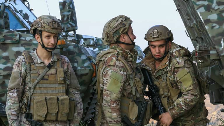 عون يأمر الجيش اللبناني بالرد على "النيران" السورية