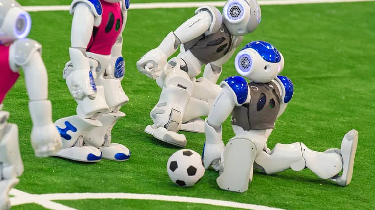 ملاعب فيفا تغزو "روبلوكس".. كرة القدم في قبضة "جيل الميتافيرس"